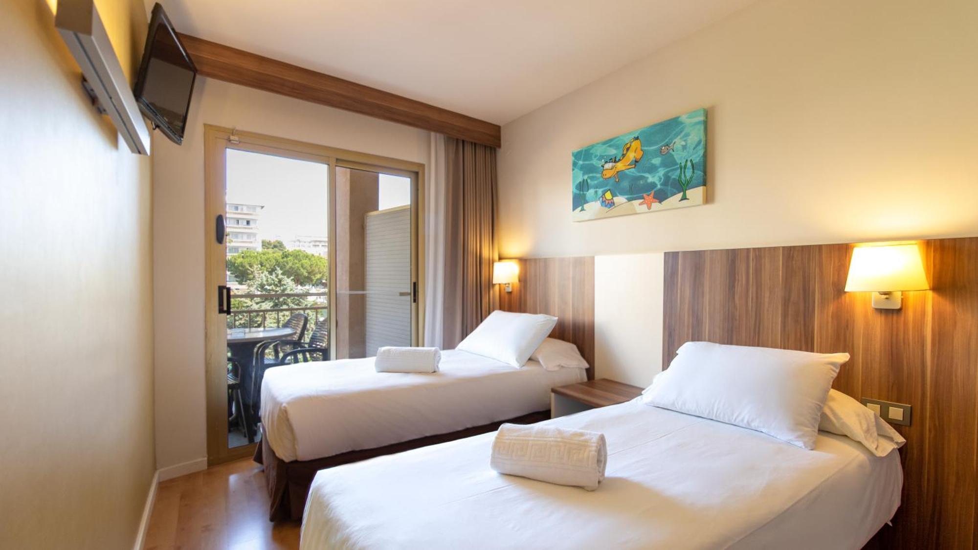 Golden Avenida Family Suites 4* Salou Exterior foto