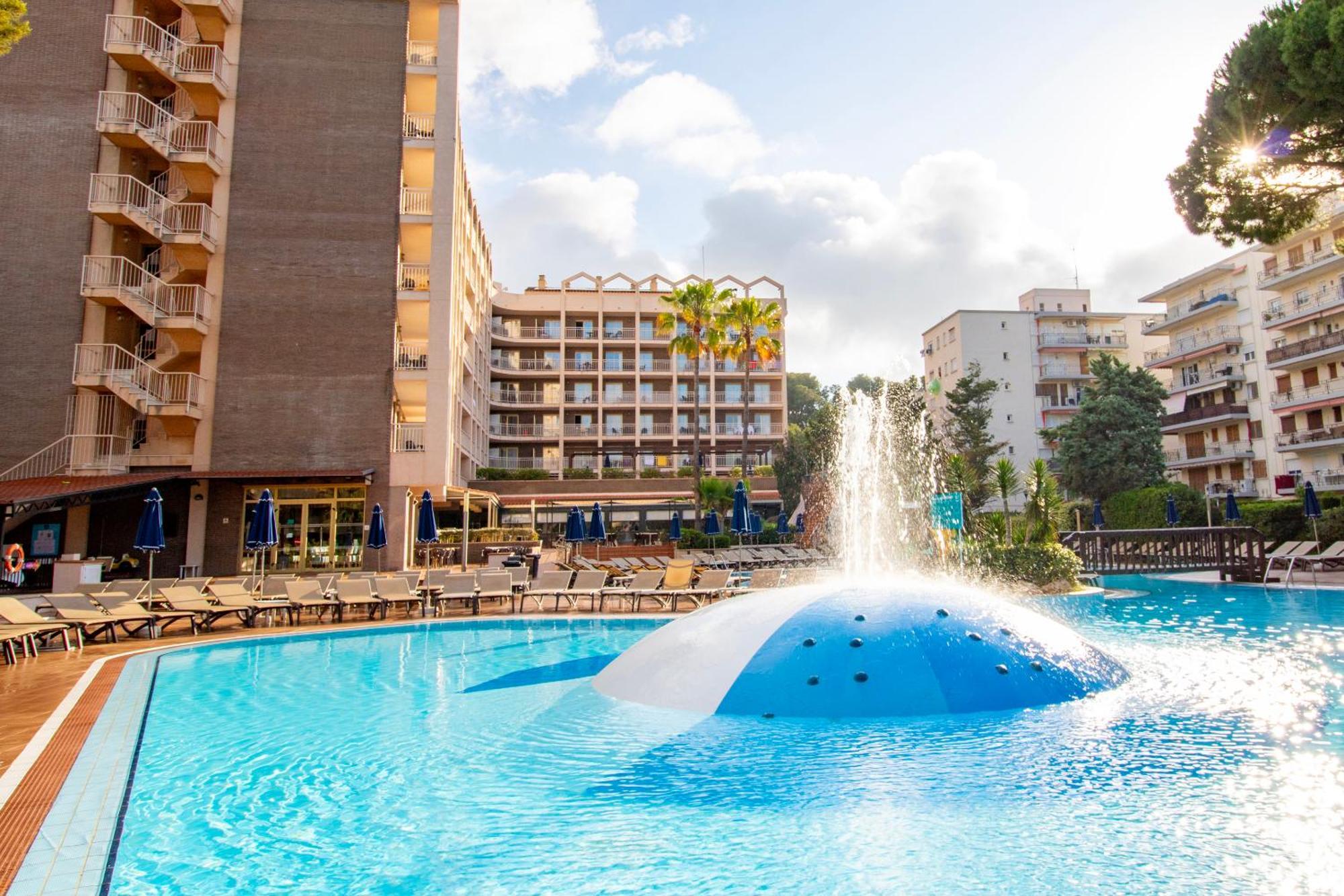 Golden Avenida Family Suites 4* Salou Exterior foto