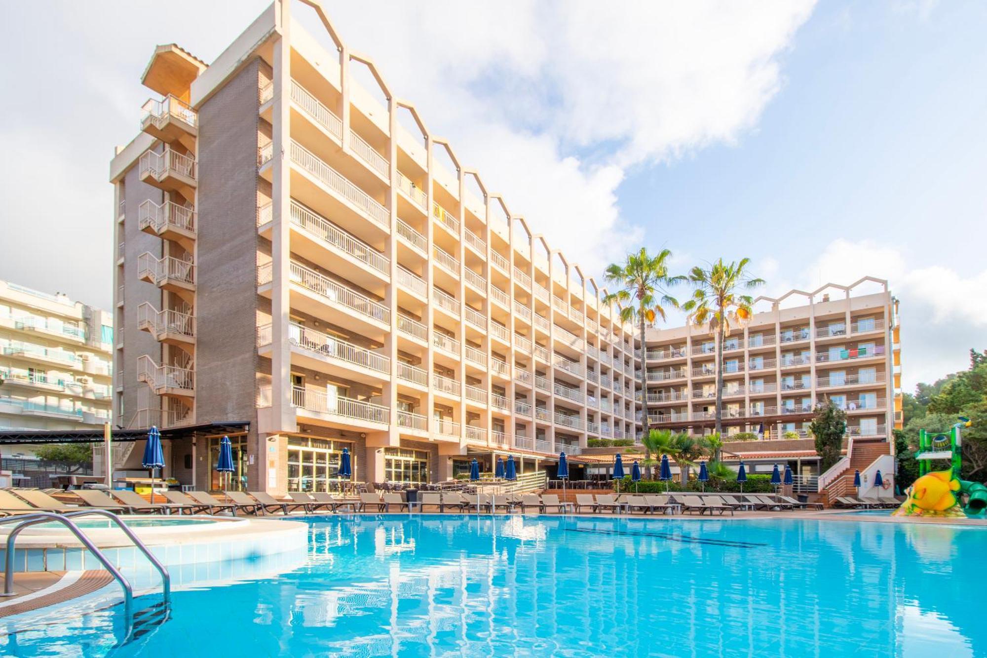 Golden Avenida Family Suites 4* Salou Exterior foto