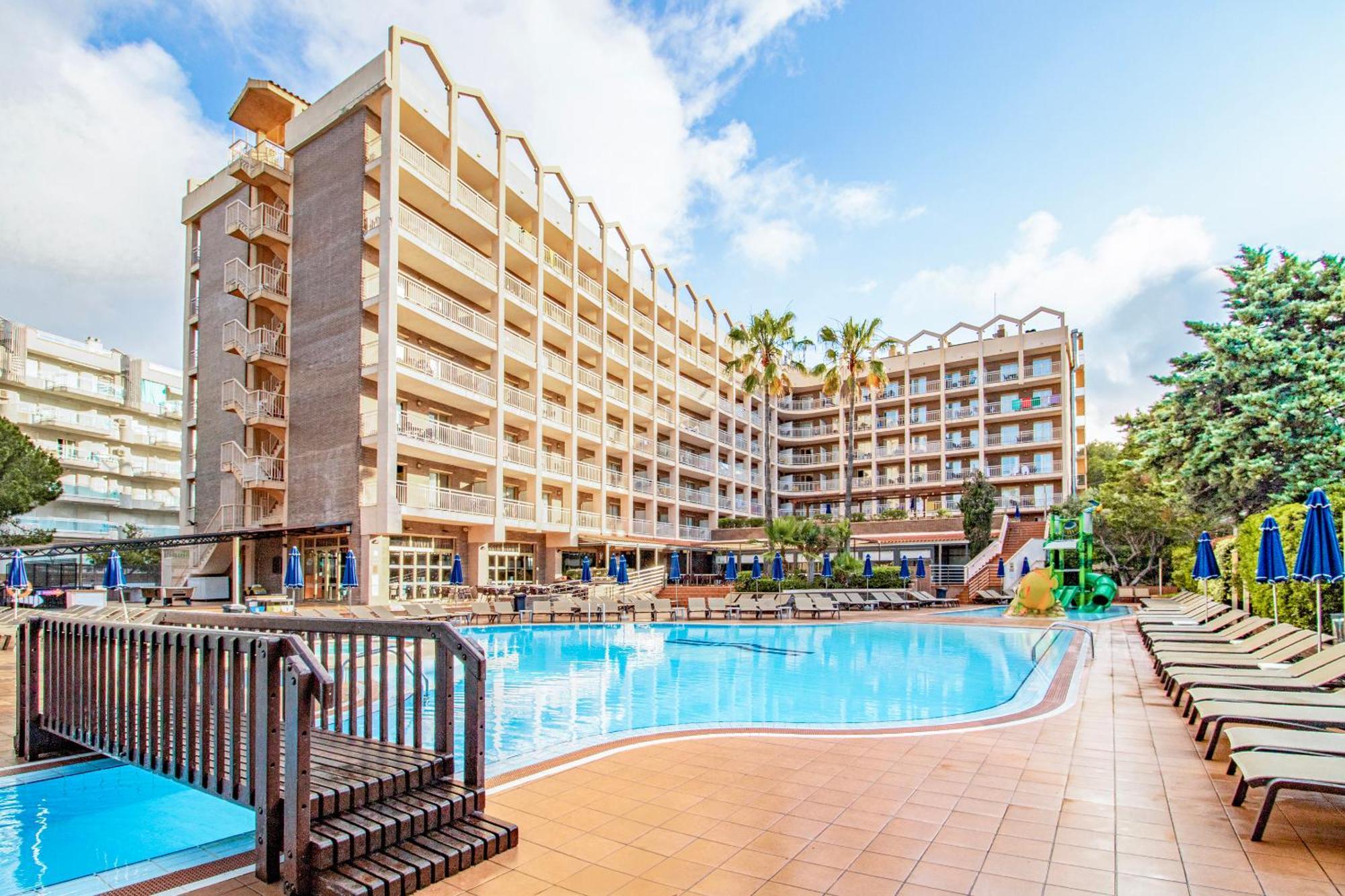 Golden Avenida Family Suites 4* Salou Exterior foto