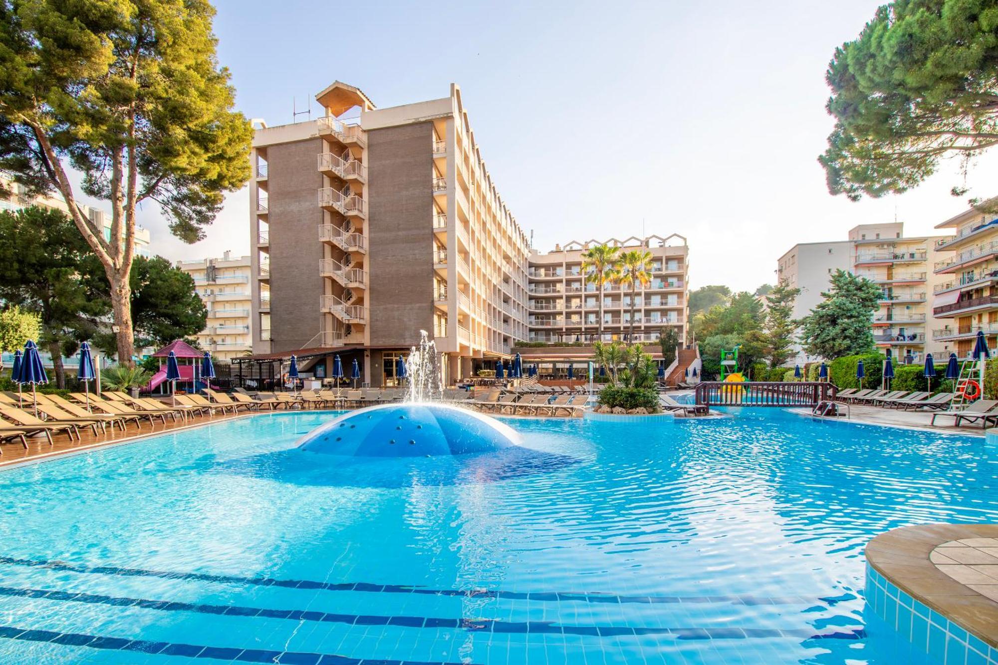 Golden Avenida Family Suites 4* Salou Exterior foto