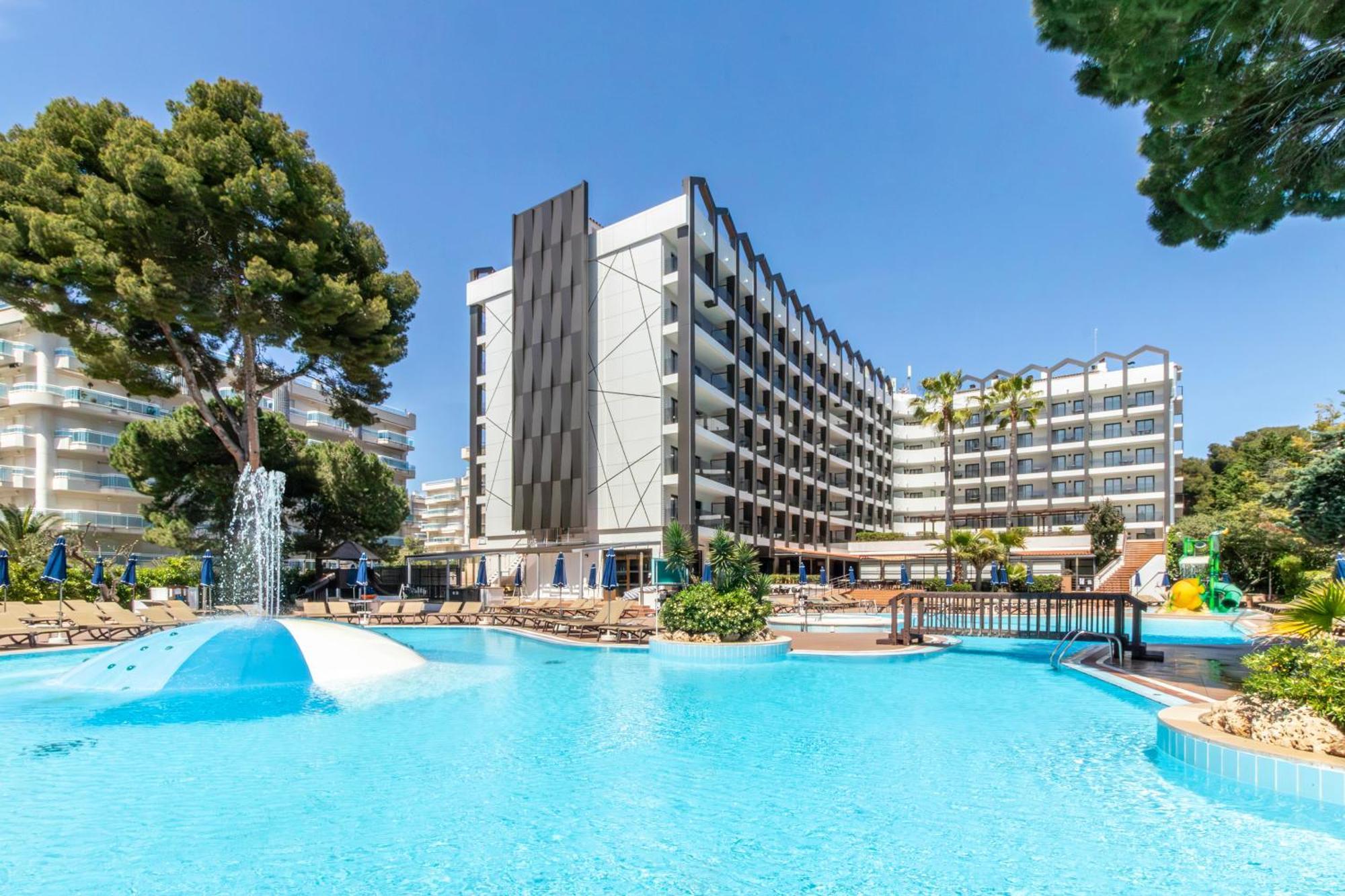 Golden Avenida Family Suites 4* Salou Exterior foto